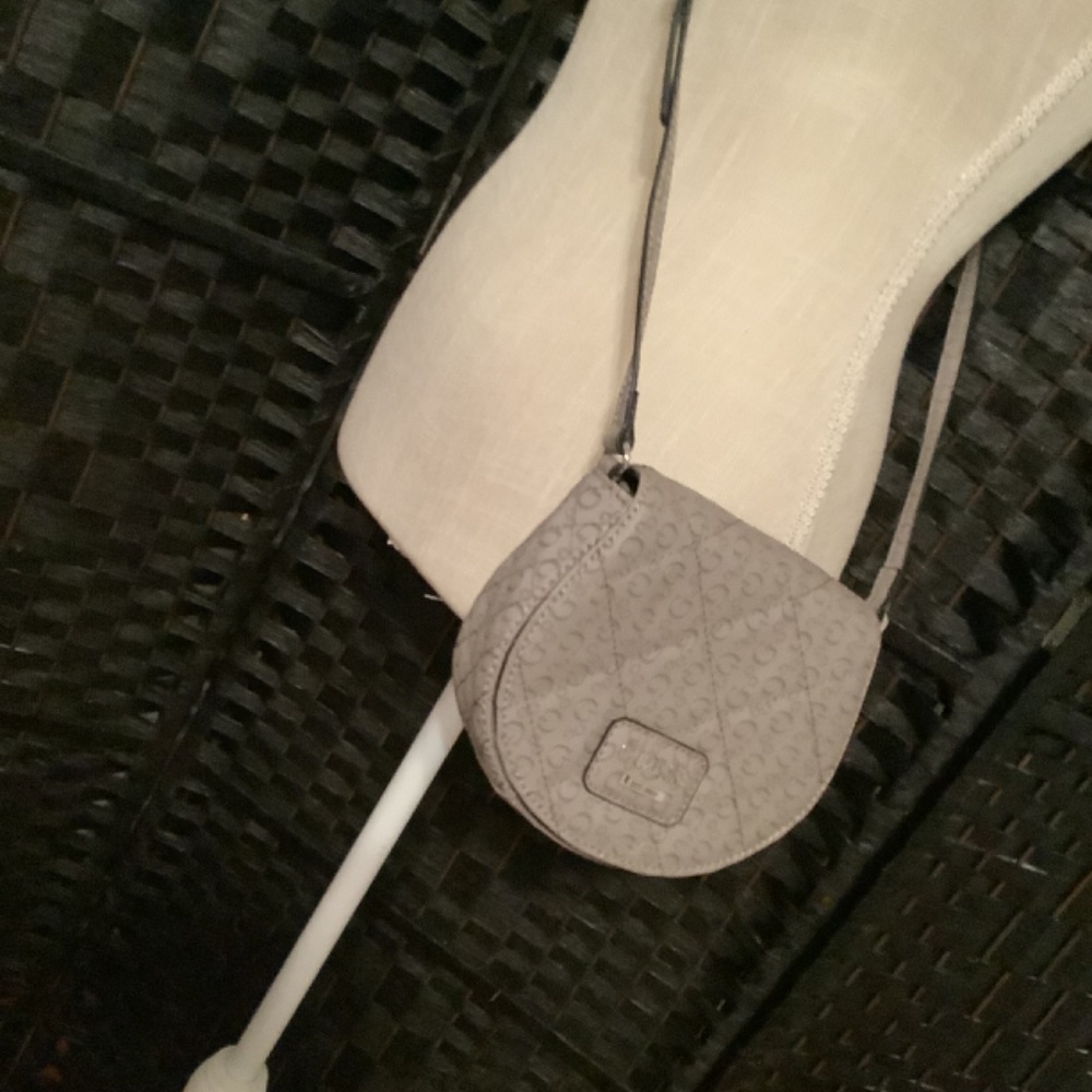 NWOT Guess Logo Crossbody - Picture 3 of 12